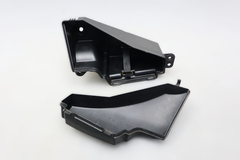 Werkzeugfach Staufach 92211-41F0 92212-41F0 Toolbox Suzuki VL 800 Volusia 2002