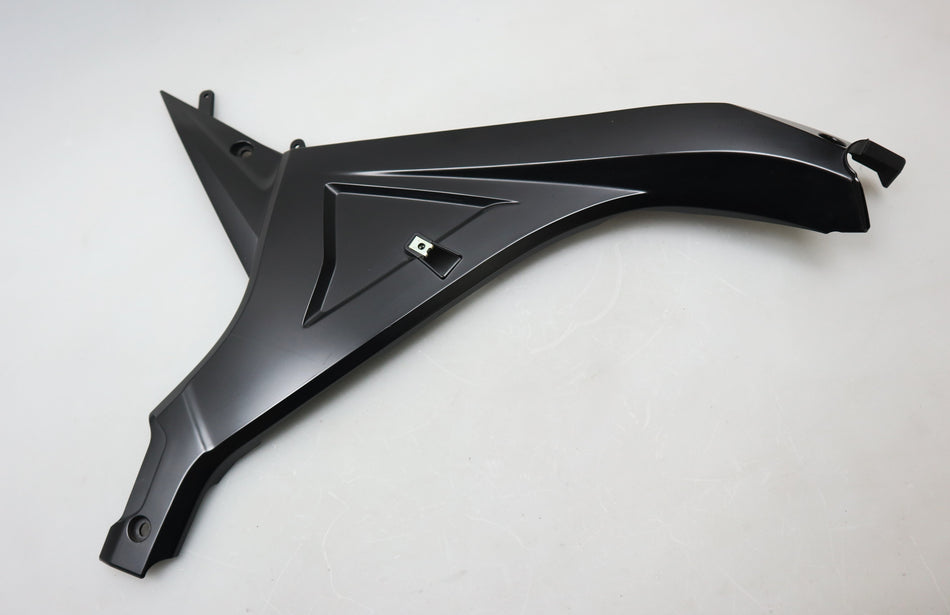 Verkleidung rechts Rahmen Abdeckung 47111-23K00-291 Panel Cover Suzuki GSX-S 125