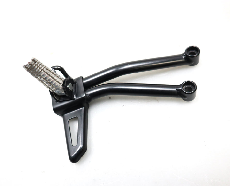 Fußraste Fußrastenanlage hinten links foot peg Suzuki GSX-S 125 / GSX-R 125