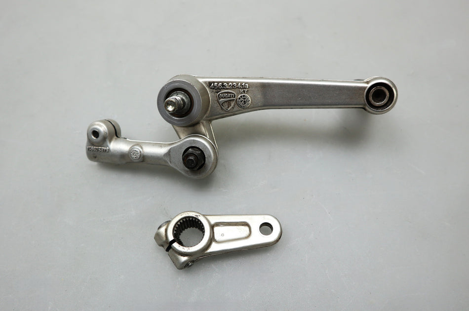 Schalthebel Schaltpedal 456P2352AA gearshift lever Ducati Supersport 950 21-