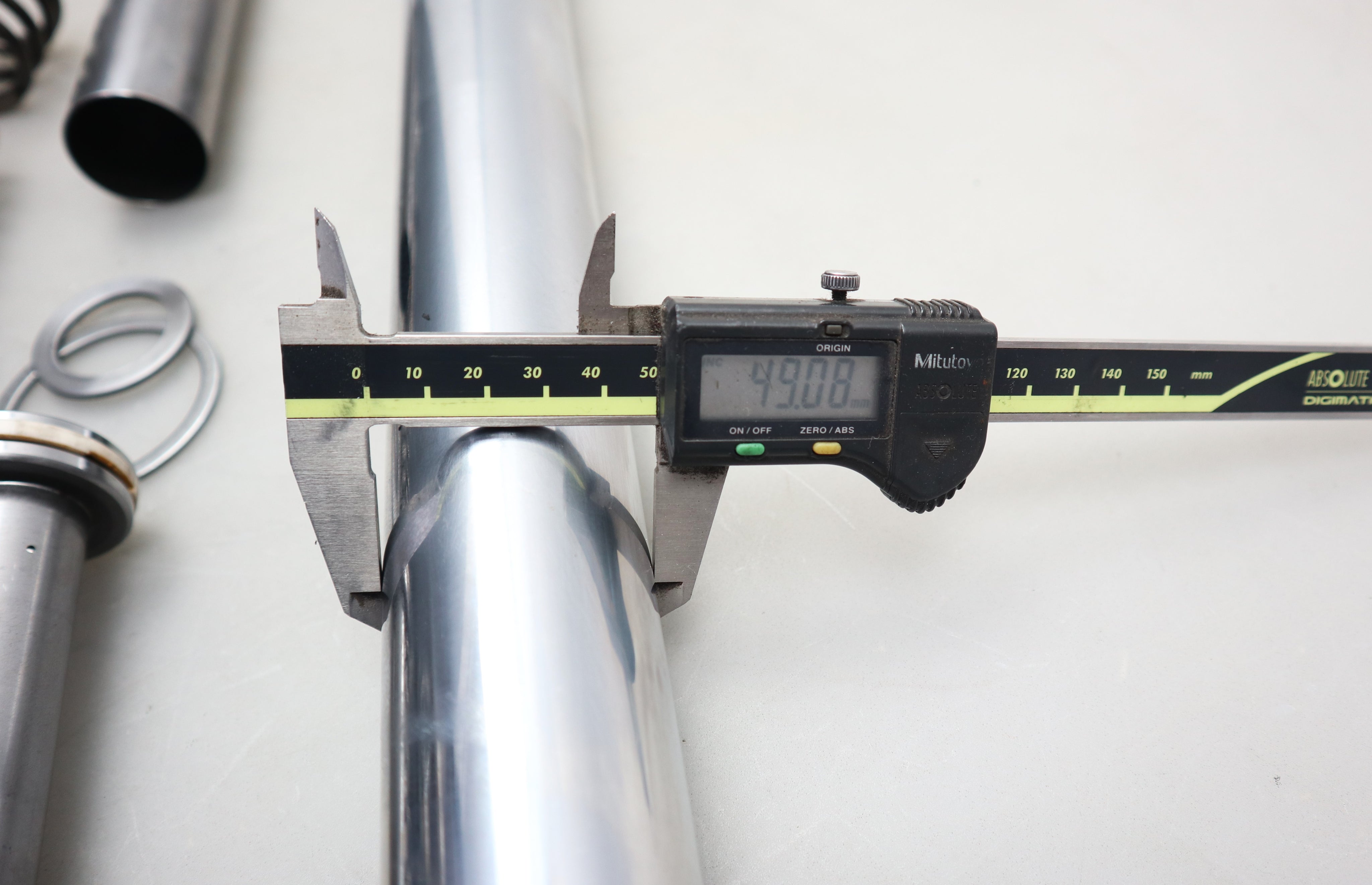 Standrohr Gabel 49mm 22 7/8" Fork Tube 45500341 Harley Touring Street Glide 17-