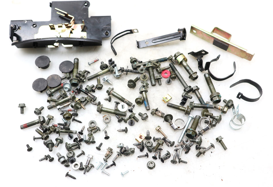 Schraubensatz Schrauben Screw Mutter Bolts SYM JET 14 125