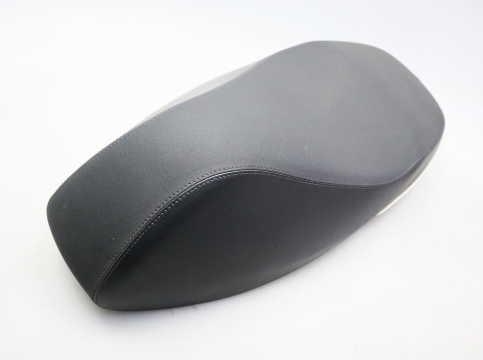 Sitzbank Sitz Seat Saddle 1B009579000C2 / 1B000862 Piaggio Vespa GTS 125 300 310 2019-