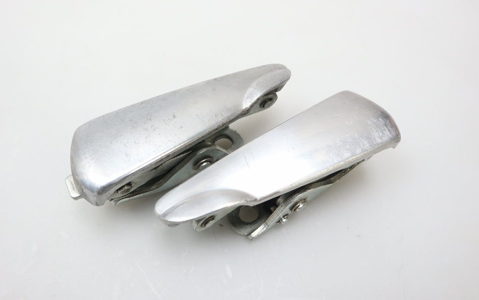 Fußrasten hinten Sozius 57327R 57326R Pegs Piaggio Vespa GTS 125 250 300 310