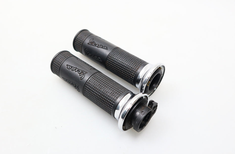 Griffe Gasgriff Griff CM083801 CM083802 Grip Piaggio Vespa GTS 125 300 310