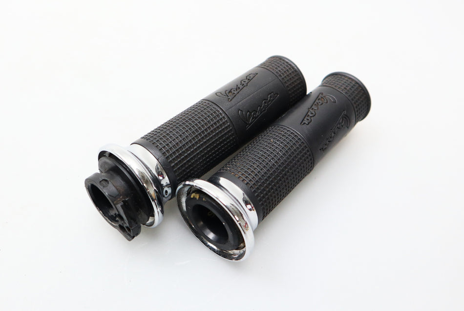 Griffe Gasgriff Griff CM083801 CM083802 Grip Piaggio Vespa GTS 125 300 310