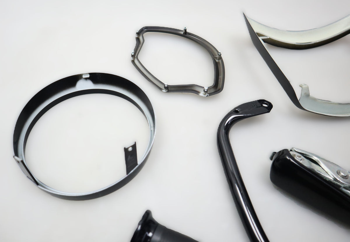 Styling Kit schwarz Bügel Griffe Fußraste Abdeckung Piaggio Vespa GTS 125 300 310
