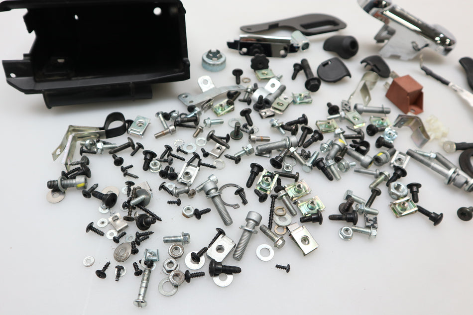 Schraubensatz Schrauben Screw Mutter Bolts Vespa Sprint 125 2020