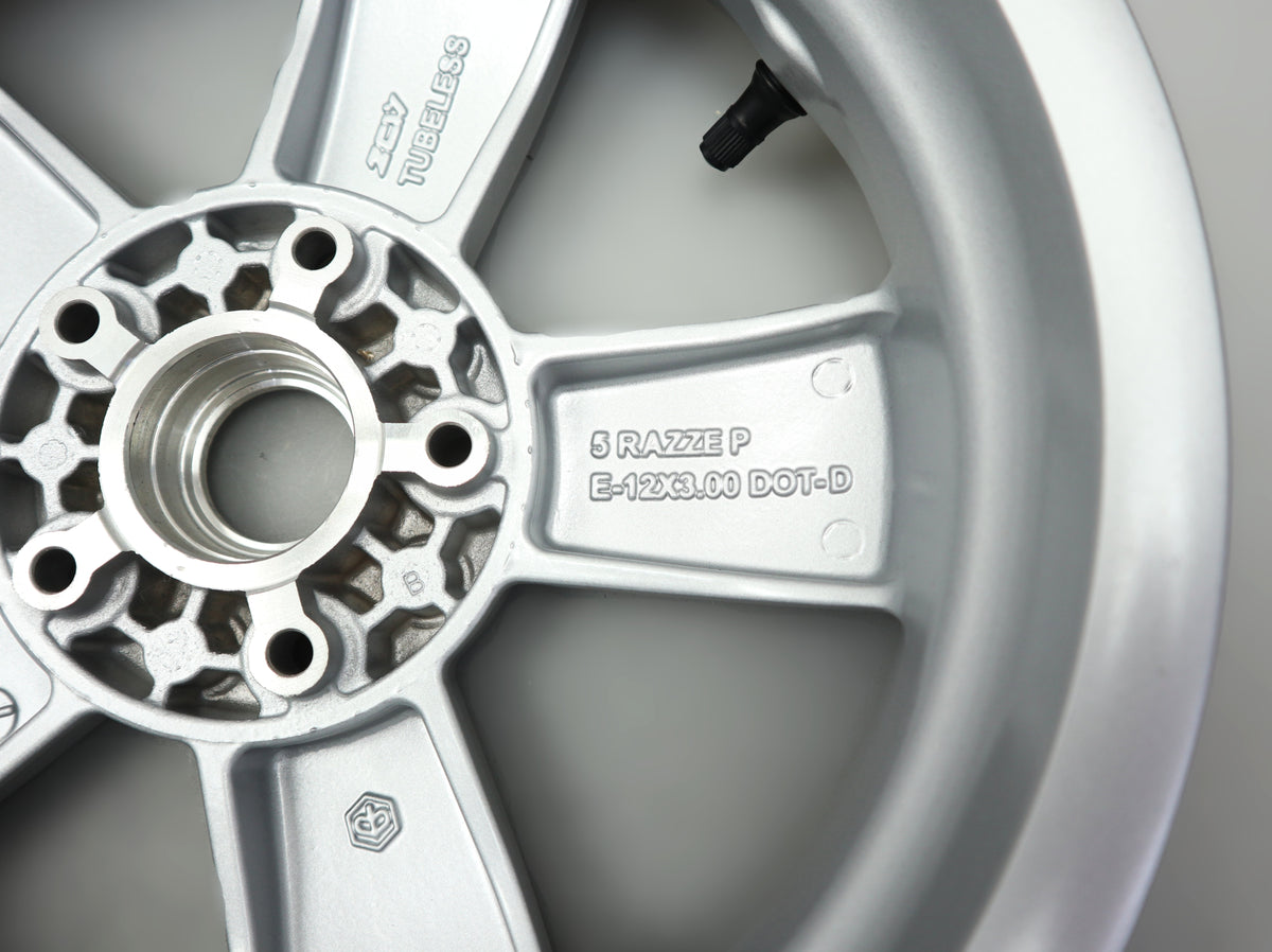 Felge vorne hinten Vorderrad Hinterrad Wheel Set Piaggio Vespa GTS 125 300 310 II