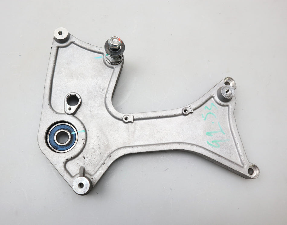 Auspuff Endschalldämpfer Halter Schwinge Exhaust Piaggio Vespa GTS 300 2023