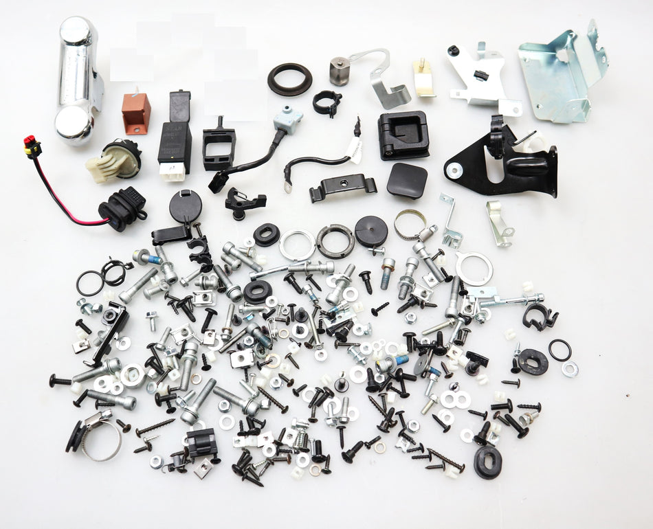 Schraubensatz Schrauben Screw Mutter Bolts Piaggio Vespa GTS 300 Super Tech 2023