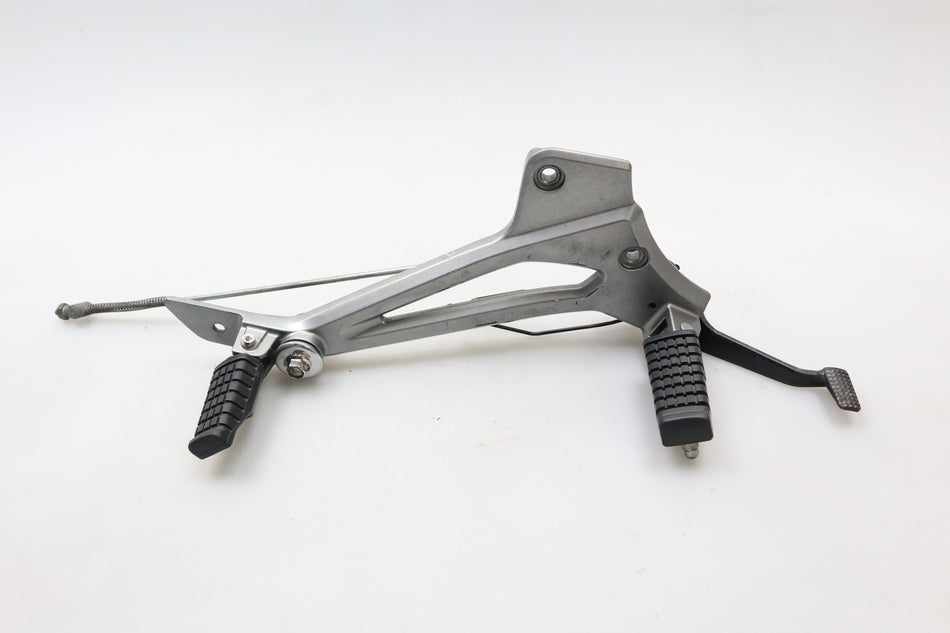 Fußrastenanlage vorne rechts Fußraste foot peg Kawasaki ER-5 ER500A 1998