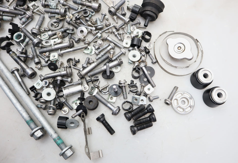 Schraubensatz Schrauben Screw Mutter Bolts BMW R 1200 GS K50
