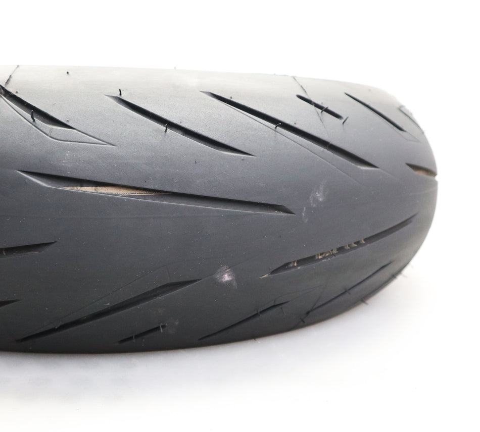 Bridgestone Hypersport S22 R 190 / 50 ZR 17 M/C (73W) Hinterrad Reifen DOT 3525
