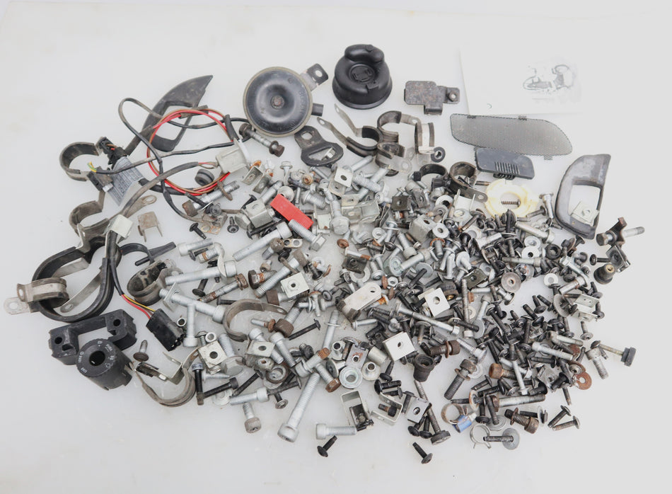 Schraubensatz Schrauben Screw Mutter Bolts BMW C1 125 200