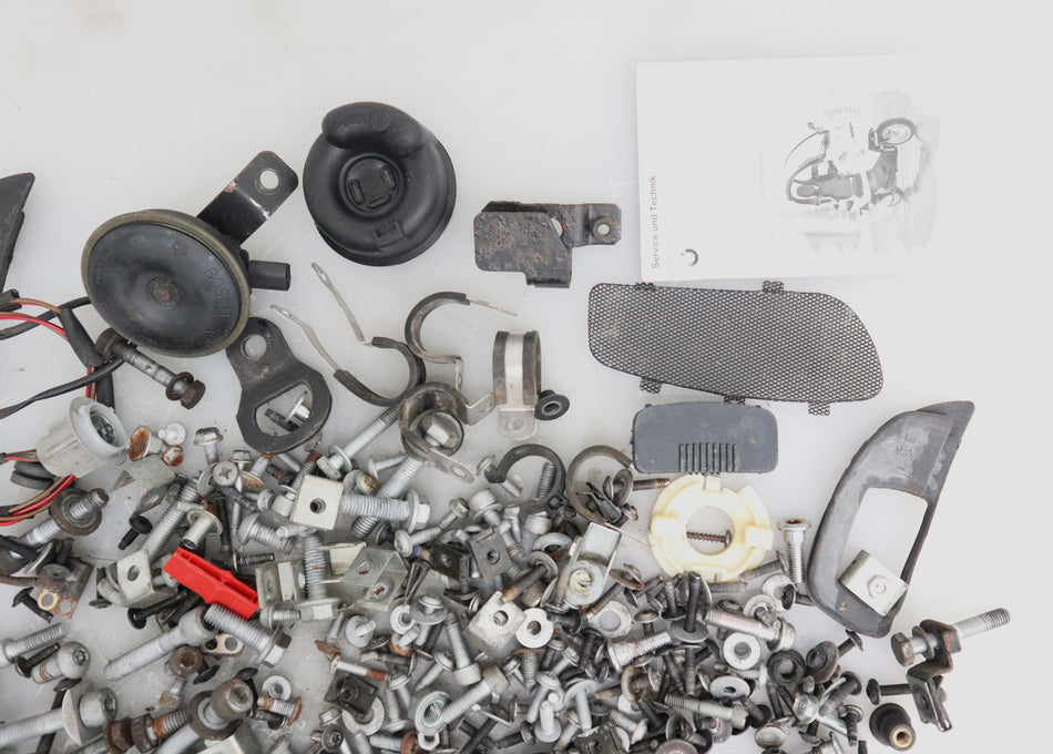 Schraubensatz Schrauben Screw Mutter Bolts BMW C1 125 200