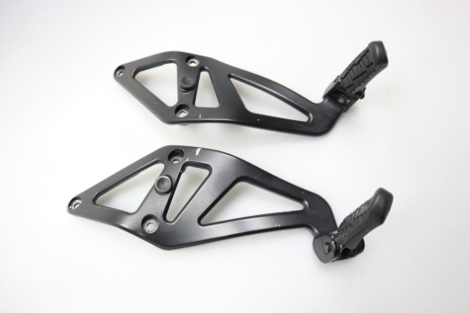 Fußraste hinten Fußrastenanlage Foot Peg KTM 990 LC8 Super Duke 2008