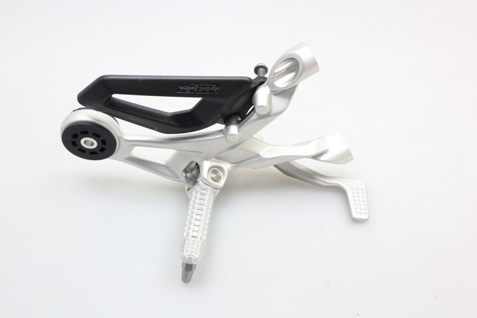 Fußrastenanlage vorne rechts 46718568716 Fußraste foot peg BMW S 1000 RR K67