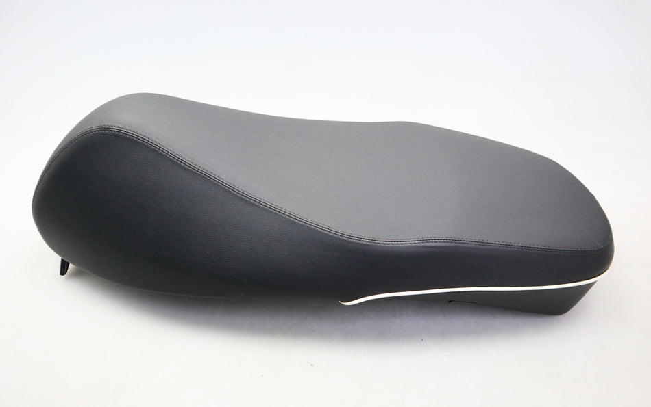 Sitzbank Sitz Seat Saddle 1B009579000C2 / 1B000862 Piaggio Vespa GTS 125 300 310 2019-
