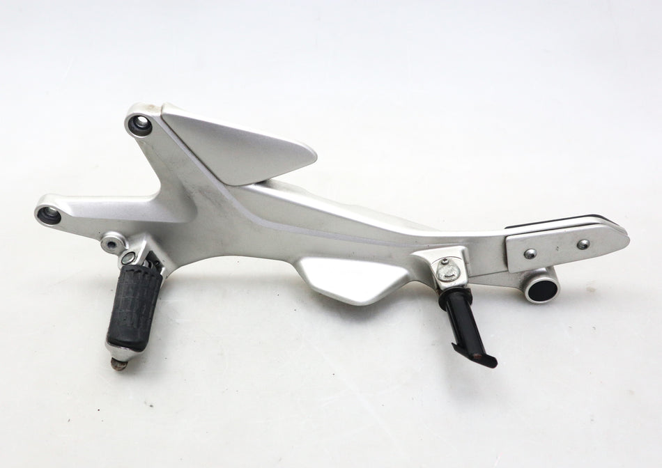 Fußrastenplatte Fußraste Fußrastenanlage links foot peg 50750-MER-D00ZA Honda CBF 600 PC38 2004-2007