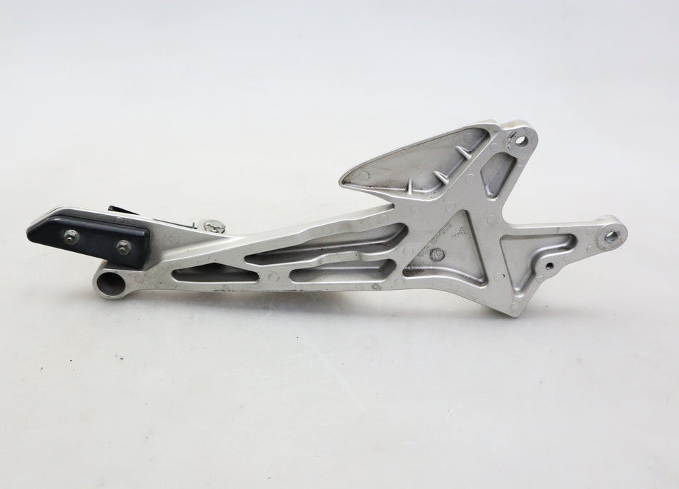 Fußrastenplatte Fußraste Fußrastenanlage links foot peg 50750-MER-D00ZA Honda CBF 600 PC38 2004-2007