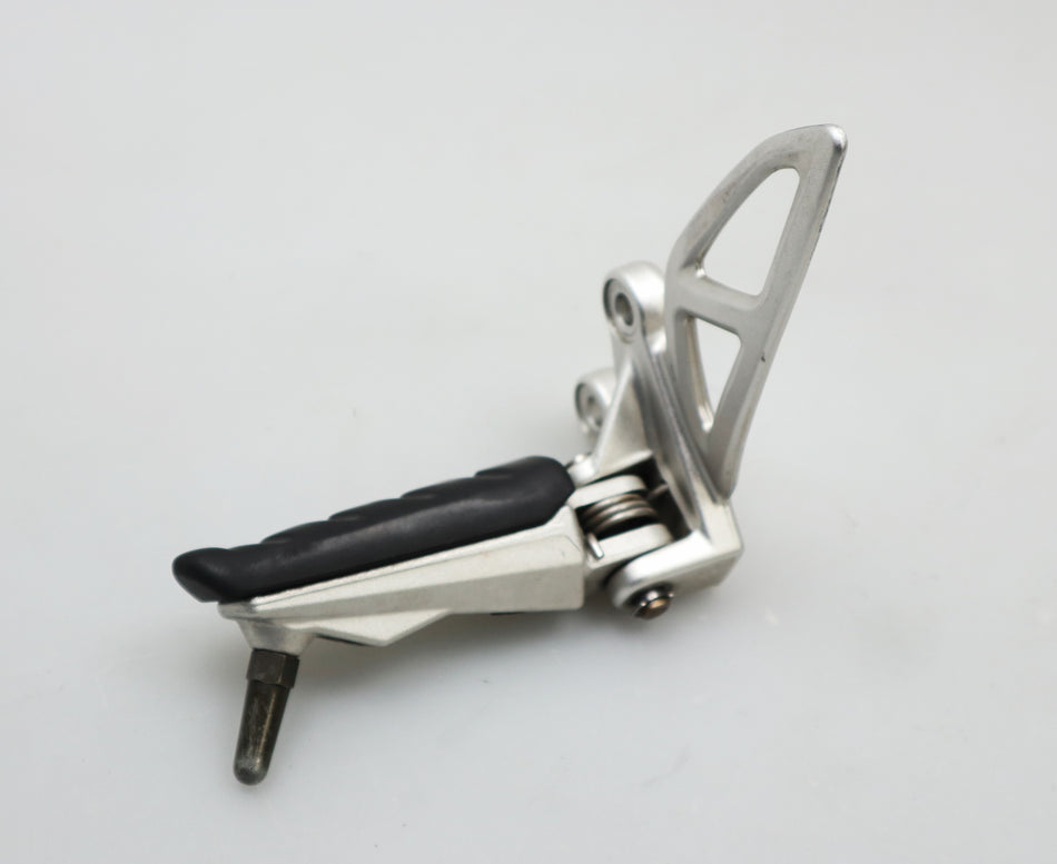 Fußrastenanlage vorne links Fußraste foot peg BMW R 1200 S K29 2006-2008 M2608