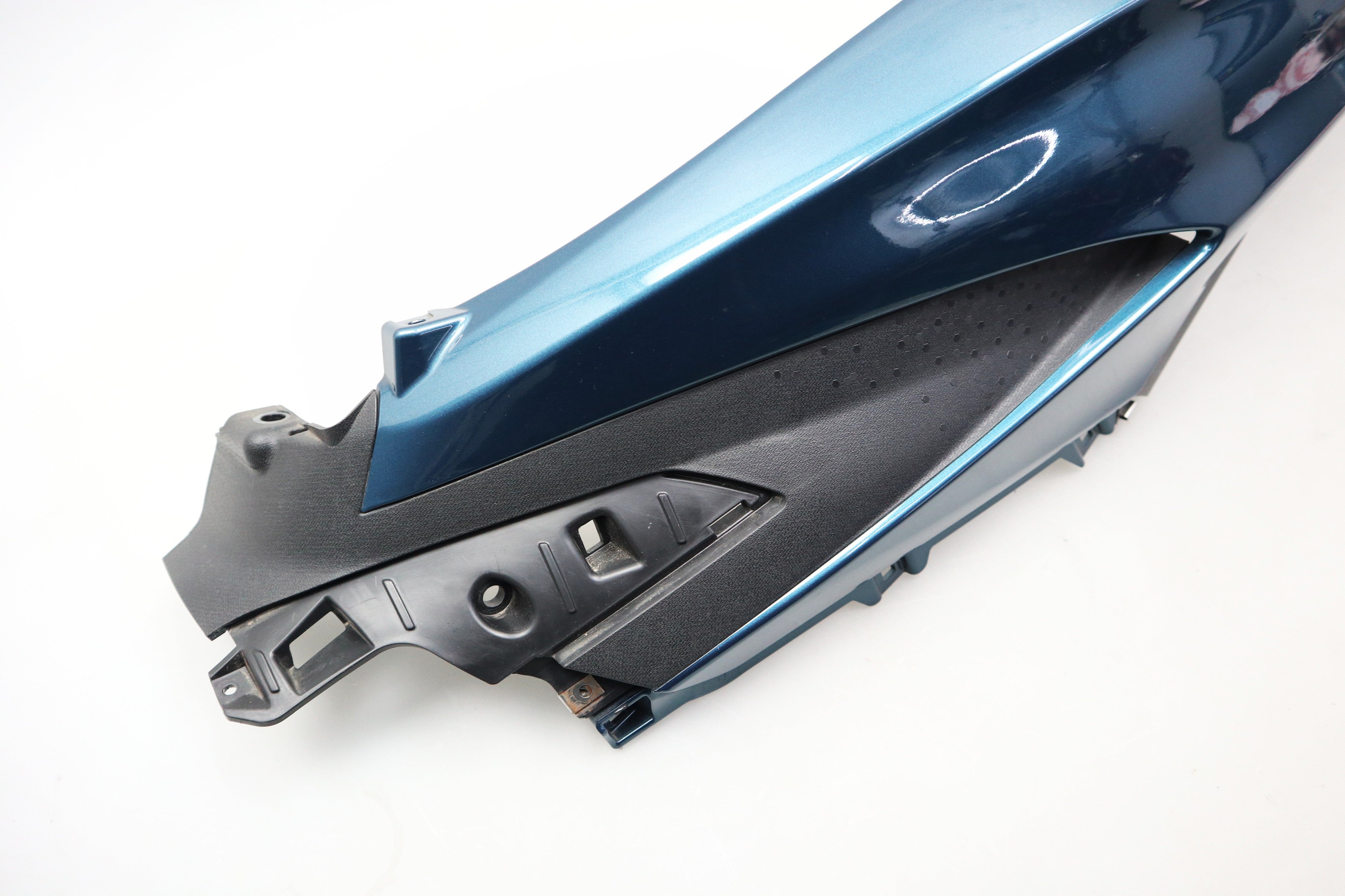 Heckverkleidung Verkleidung links 1B007050 Cover Piaggio Beverly 400 HPE 2021-