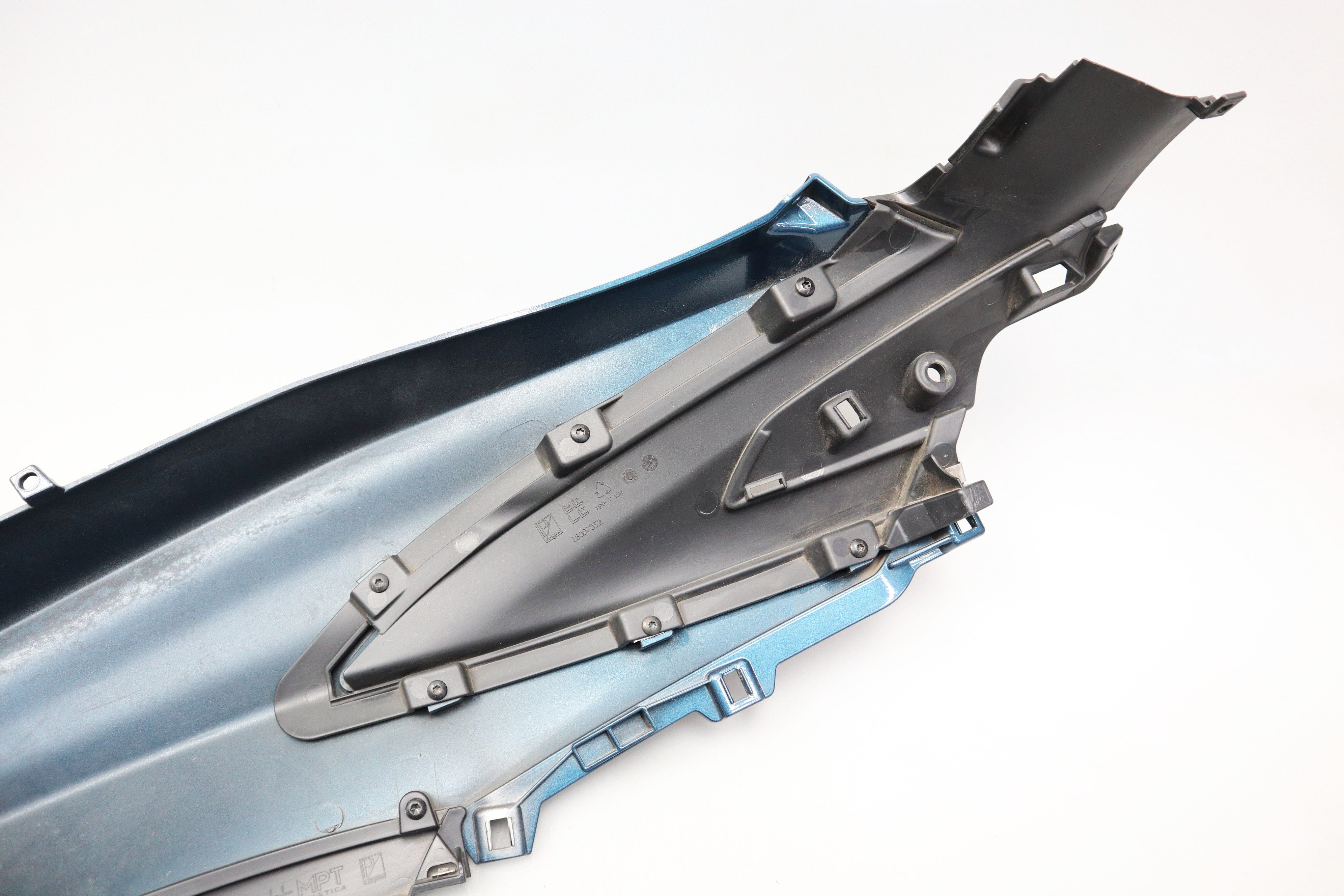 Heckverkleidung Verkleidung links 1B007050 Cover Piaggio Beverly 400 HPE 2021-
