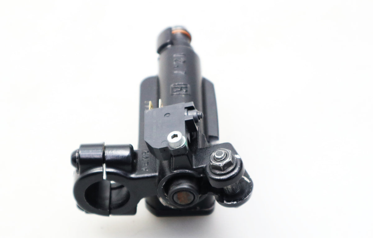 Bremspumpe links Bremszylinder CM305502 Brake Cylinder Piaggio Beverly 400 HPE 21-