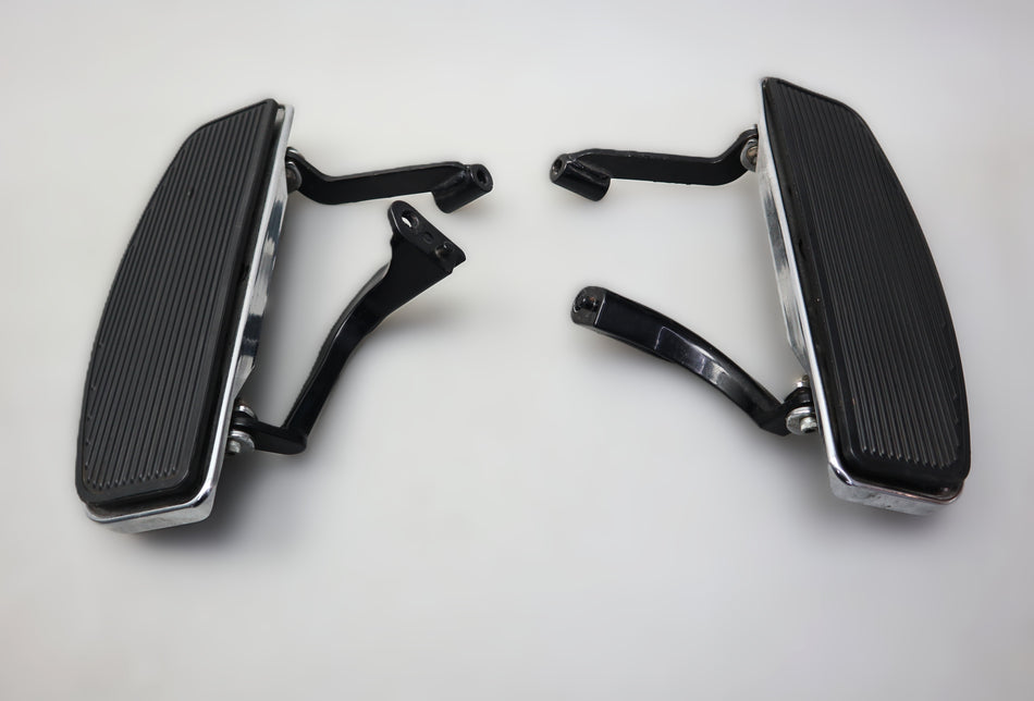 Trittbretter vorne Fußraste 50622-09A Footboard Harley Touring Road King Glide 2009-