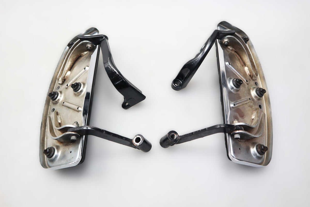 Trittbretter vorne Fußraste 50622-09A Footboard Harley Touring Road King Glide 2009-