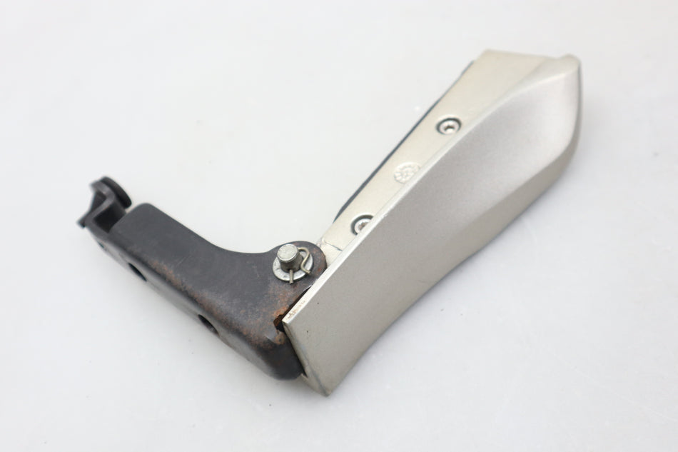 Sozius Fußraste rechts 1B007005000G07 foot peg Piaggio Beverly 400 HPE 2021-