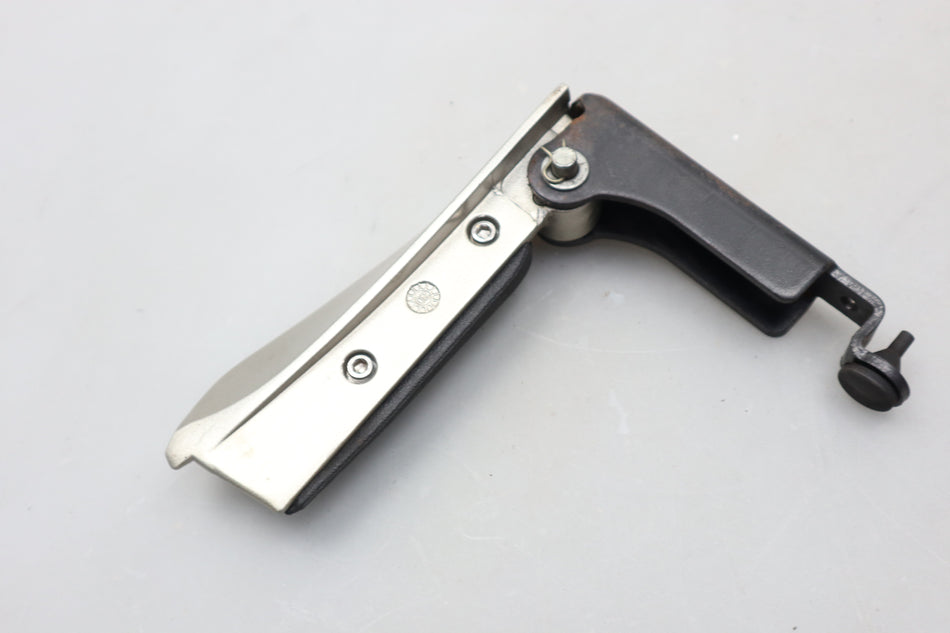 Sozius Fußraste rechts 1B007005000G07 foot peg Piaggio Beverly 400 HPE 2021-