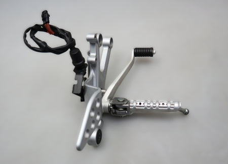 Fußraste vorne rechts 5D7-F7443-20 Footrest bracket Yamaha YZF-R 125 / MT 125 RE29 08-18